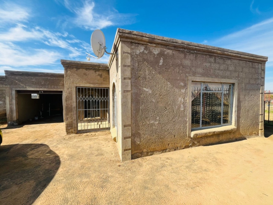 4 Bedroom Property for Sale in Grasslands Free State